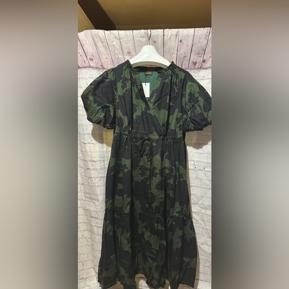 Sugarlips Green and Black Floral Midi Dress - Picture 6 of 9